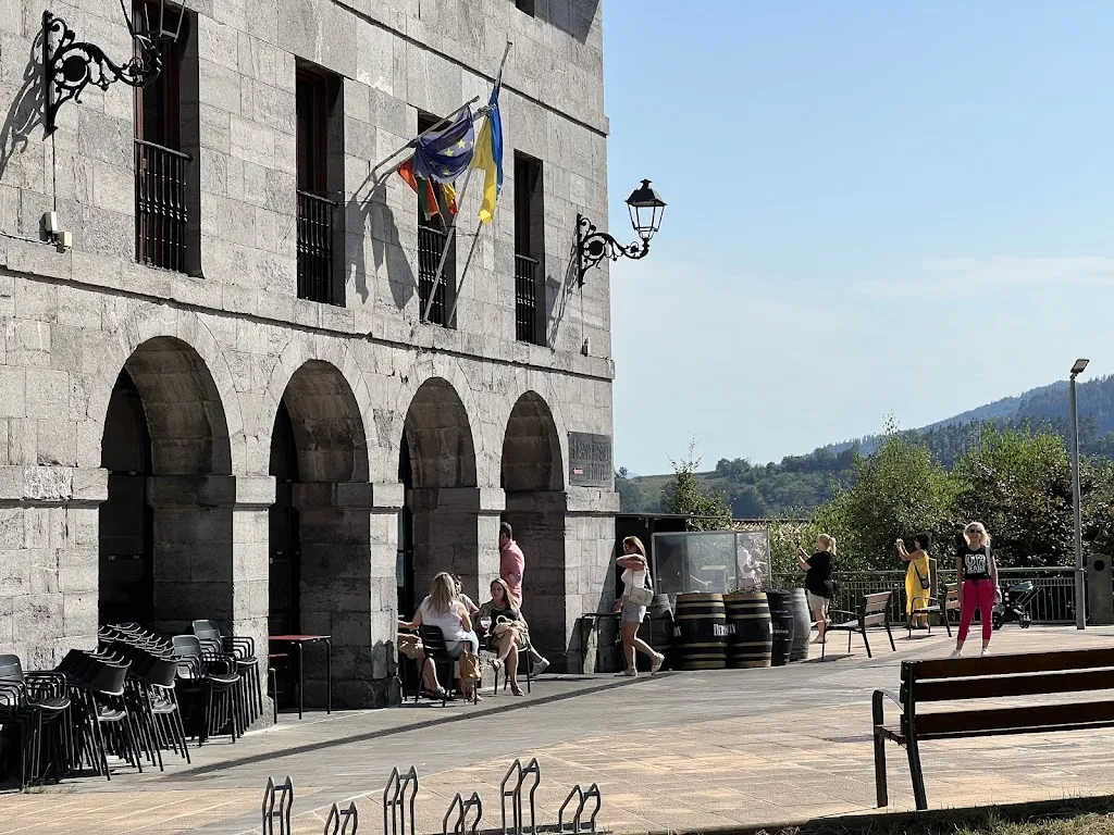 ANGEL ANGELOV_Ostatu Hernialde_Hernialde_review