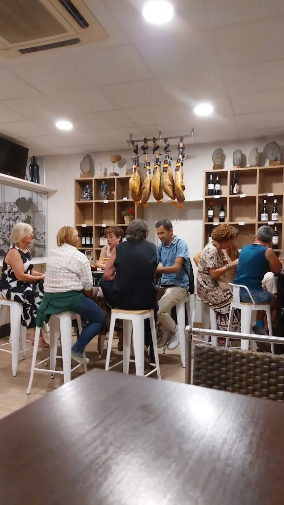 Jelmer J. Visser_Getaka_Getaria_review