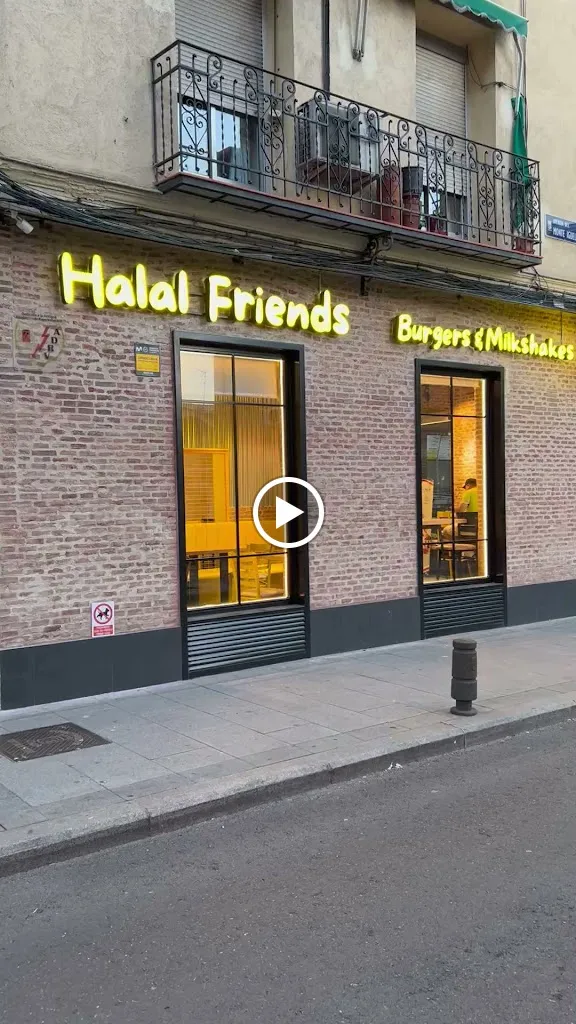 Halal Friends Burgers & Milkshakes restaurant in Baña A
