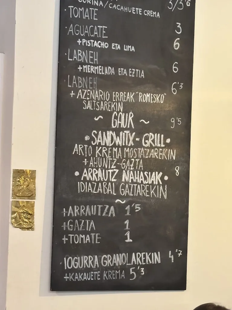 Menü_KUIA kafea - Specialty Coffee_Hernani_Bild_3