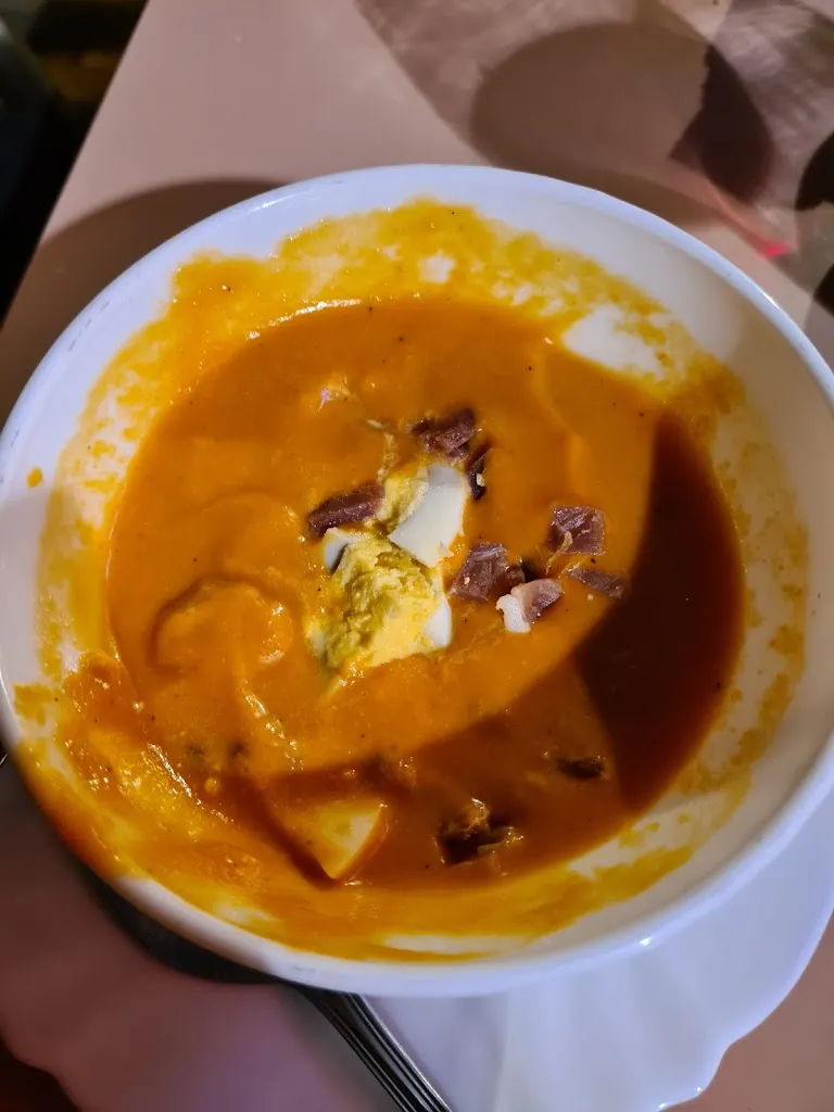 Filipa Martins Ribeiro_Restaurante Cafetería Nigola_Hernani_review