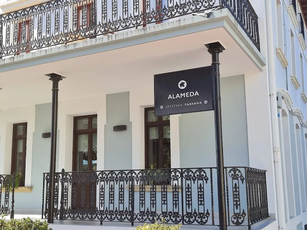 Alameda restaurant in Hondarribia