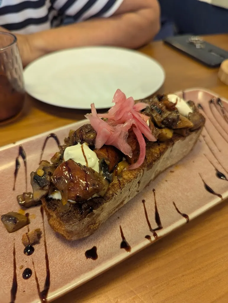 Thaïs Maisonnet Hitz_Lolén bar_Hondarribia_review