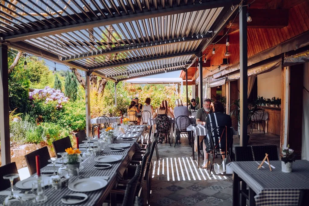 Ballestanea Jatetxea restaurant in Hondarribia