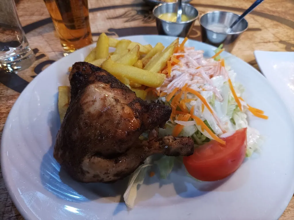 Cherrelle Davis_Pollo y Carbón - Conde Casal_Baña A_review