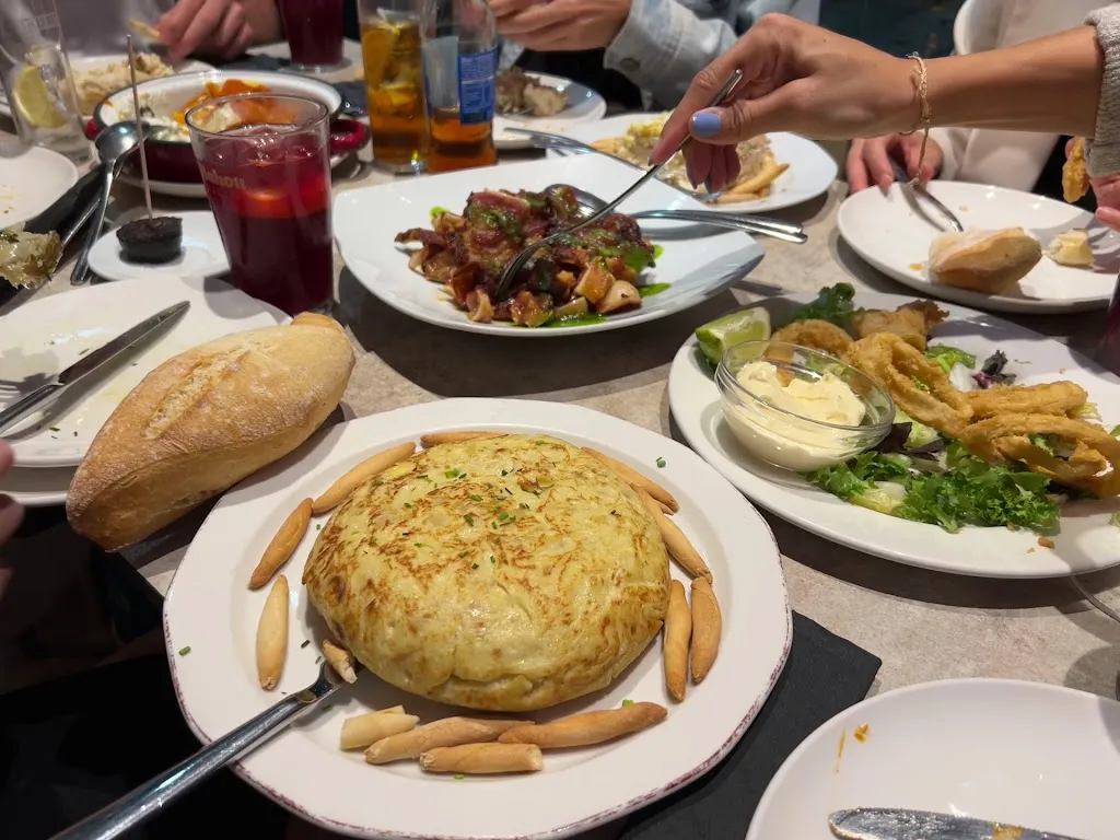 Los Metales Bar & Kitchen_Legazpi_slider_image_2