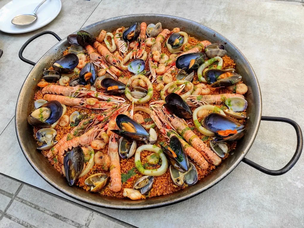 Los Metales Bar & Kitchen_Legazpi_slider_image_3