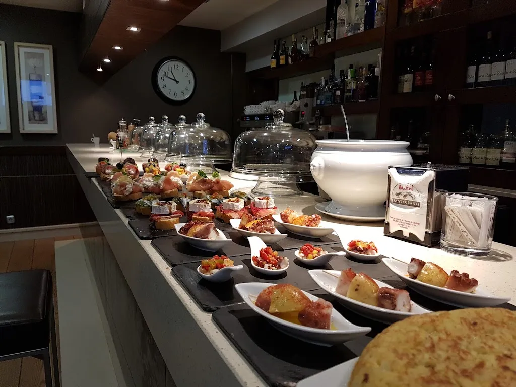 Mikel Jatetxea_Irun_slider_image_3