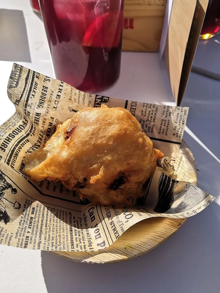 Adrienne Hallay_Eskina Mosku_Irun_review