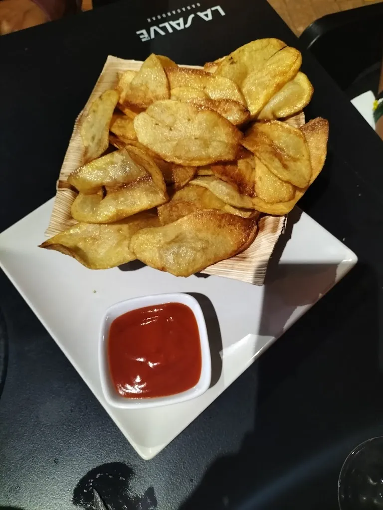 Alba Jané Dern_Larragane ostatua_Irun_review