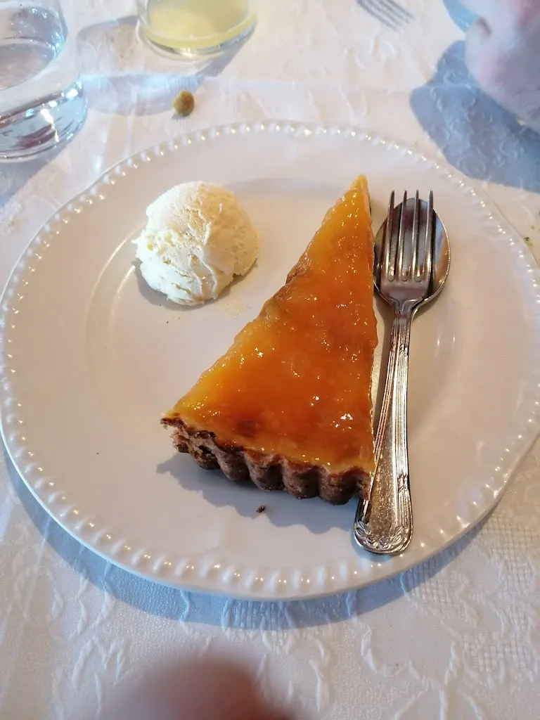 Rakel BM_Mujika_Mutiloa_review