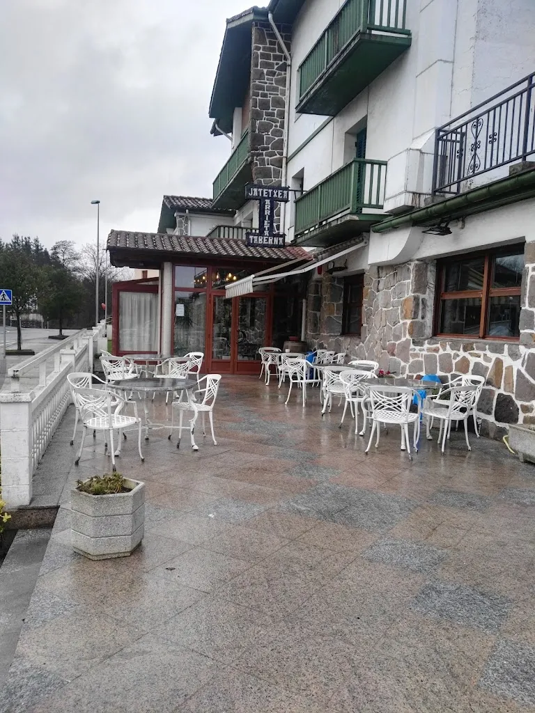 Arrieta jatetxea restaurant in Olaberria