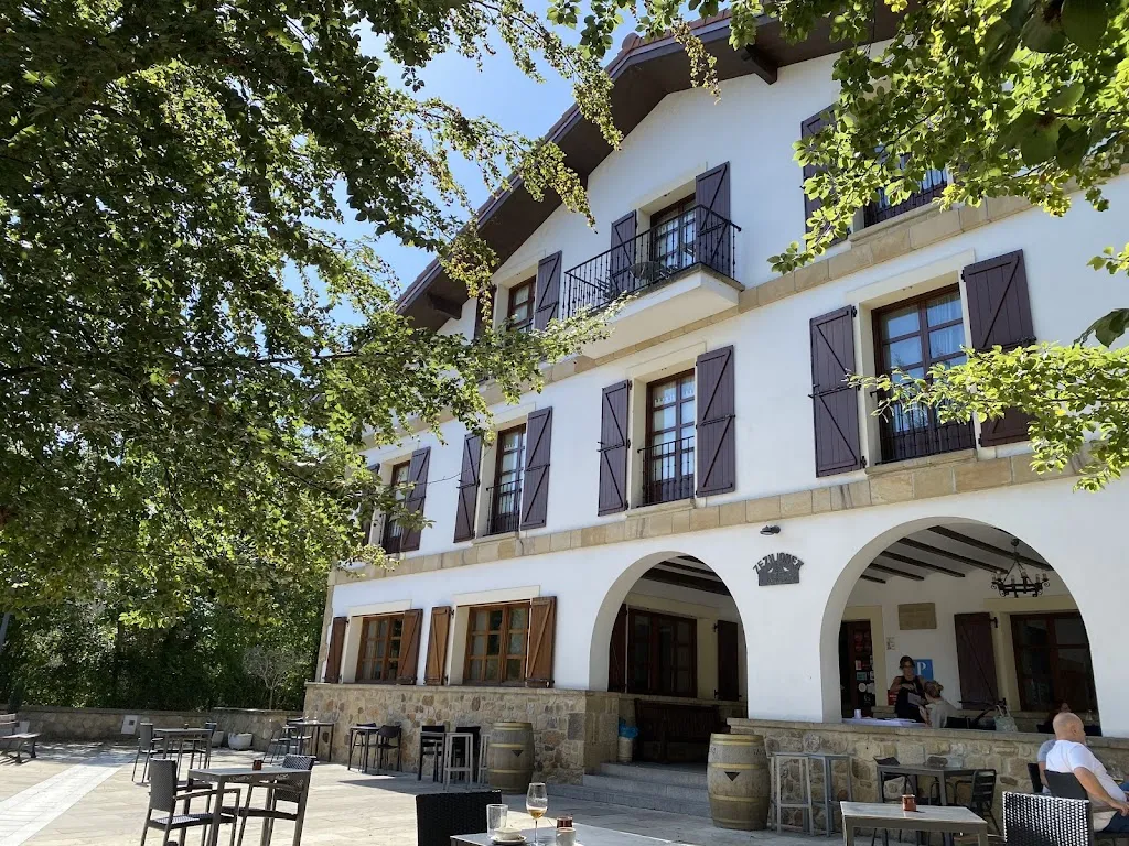 Hotel restaurante Zezilio Enea restaurant in Olaberria