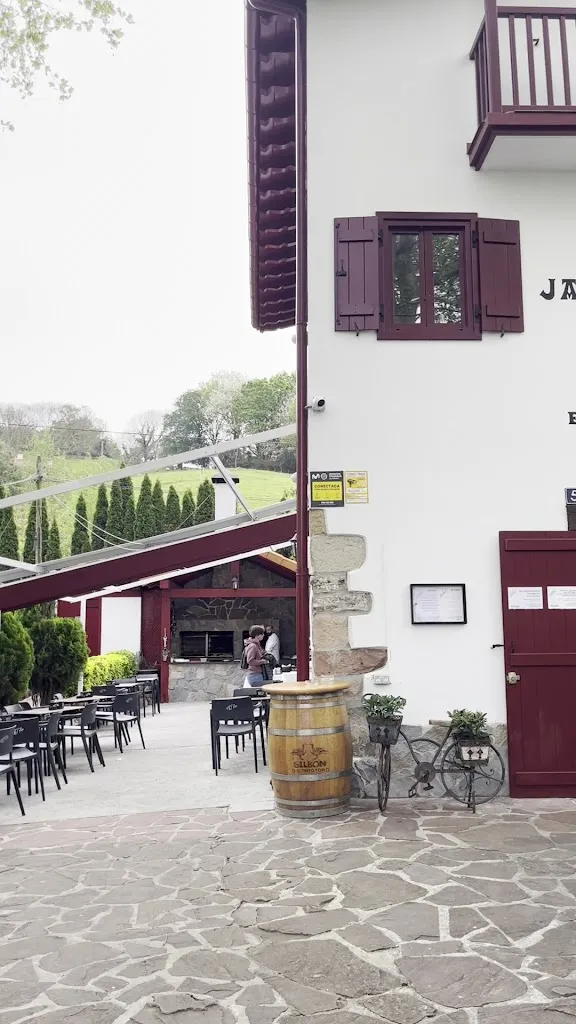 Estebenea Taberna_Olaberria_slider_image_2