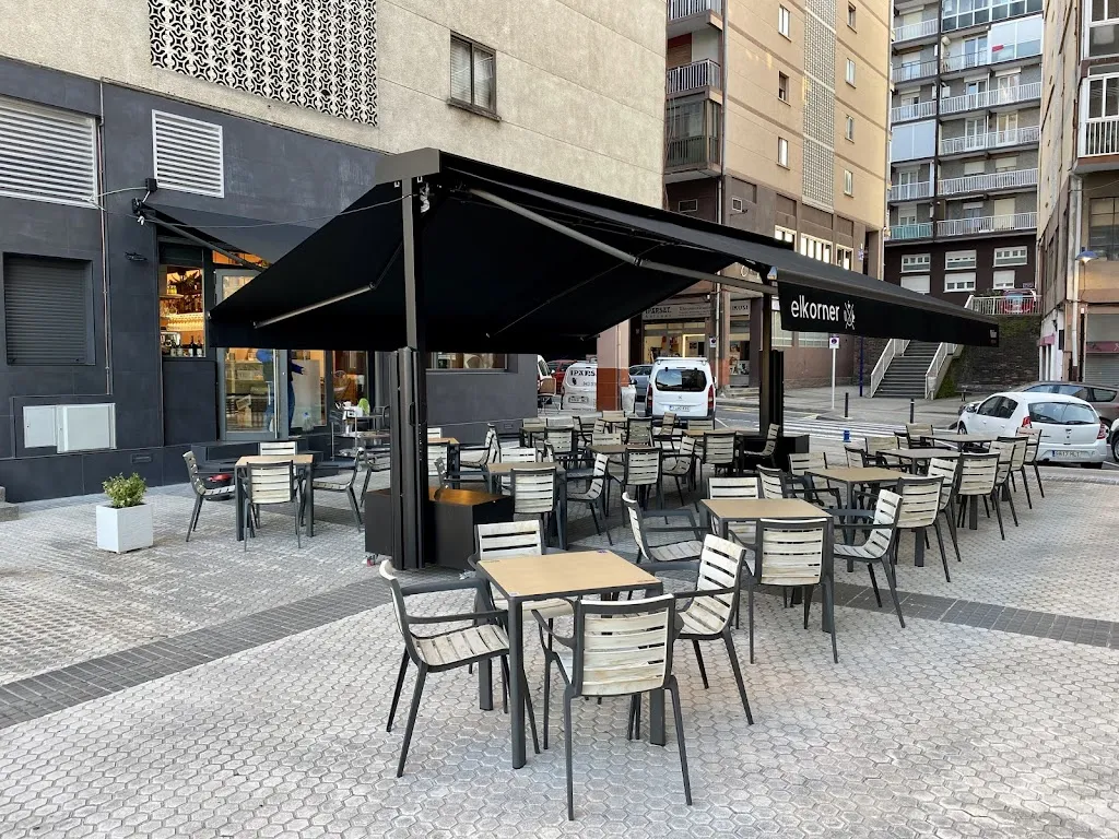 Elkorner Kafe-taberna restaurant in Errenteria