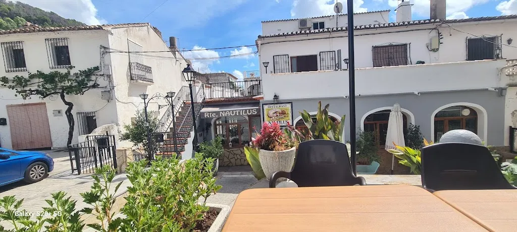 Richard Houseago_Restaurante NAUTILUS_Adsubia_review