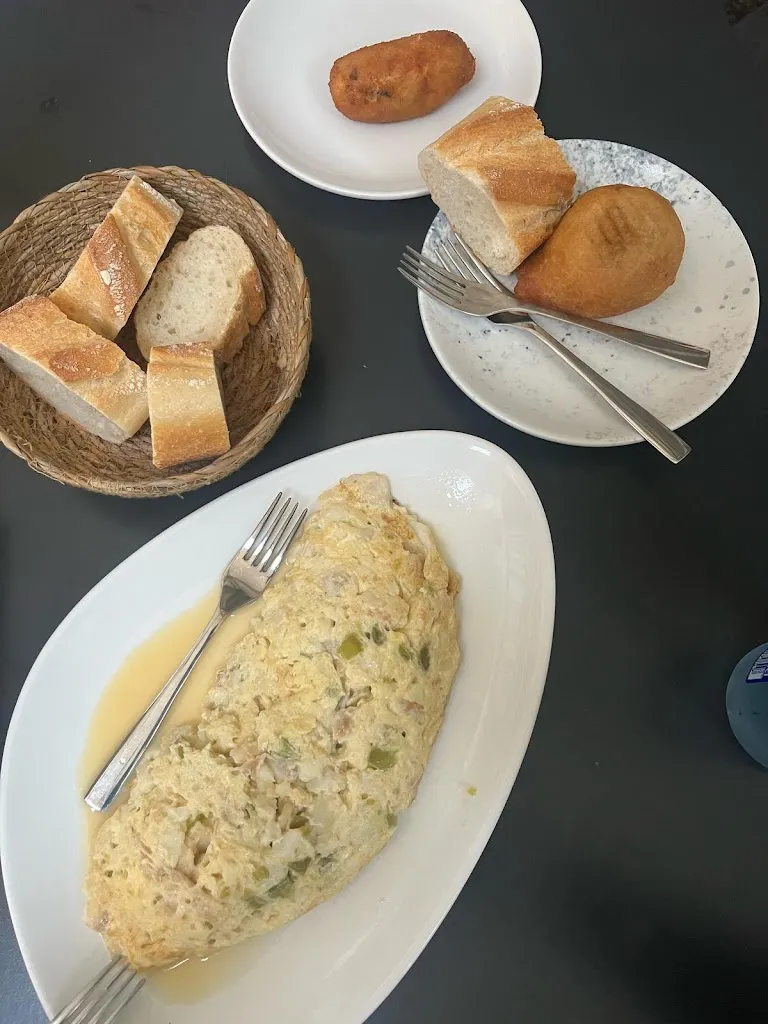 Raúl Lucía_Bar Benito_Errenteria_recensione