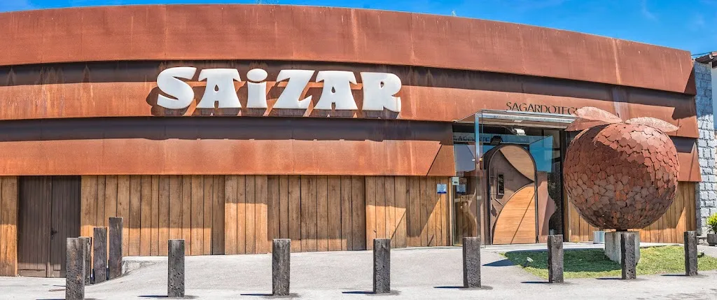 Saizar Sagardotegia restaurant in Lasarte-Oria