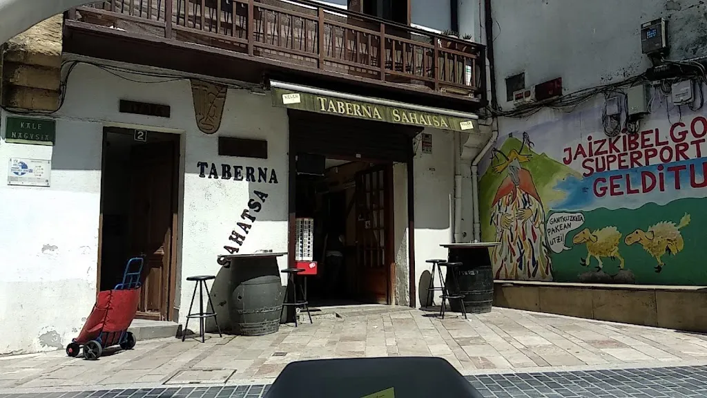 Bar Sahatsa restaurant in Lezo