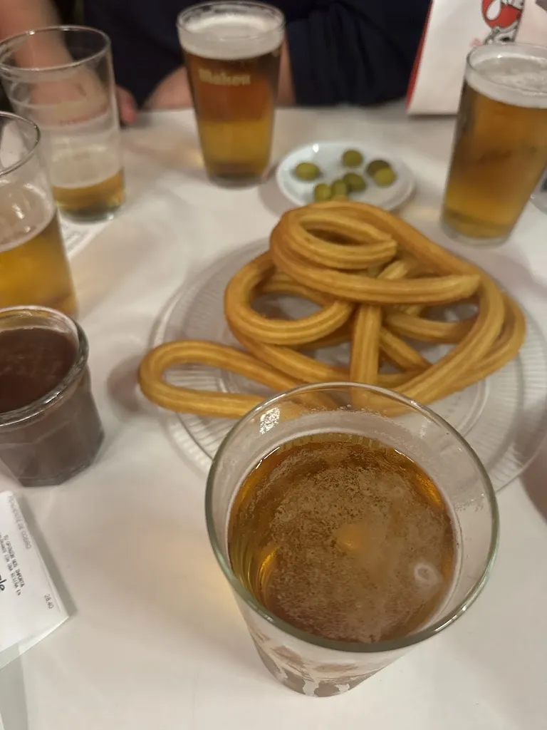 Rose Vanesse Elicano_Ana Segura Jamonería_Segura_recensione