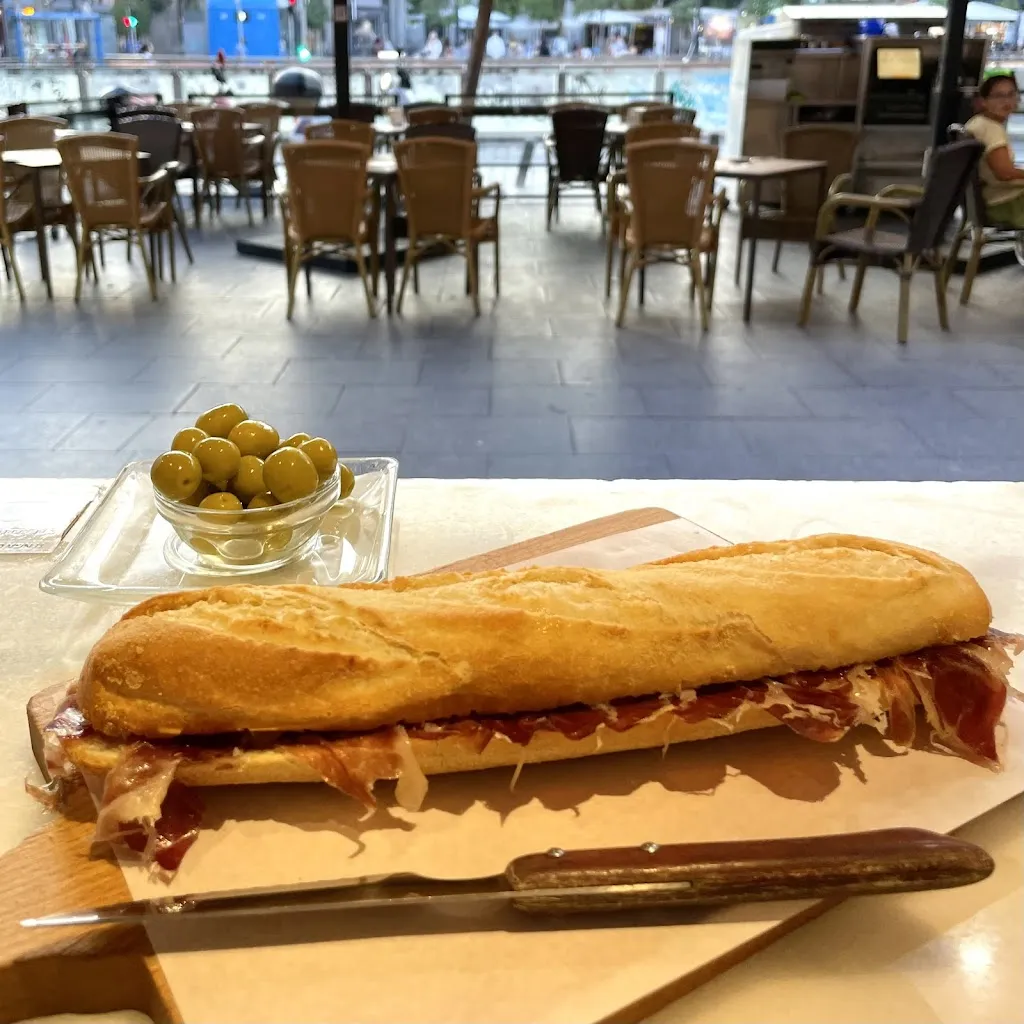 Valerie Calilap_Ana Segura Jamonería_Segura_recensione