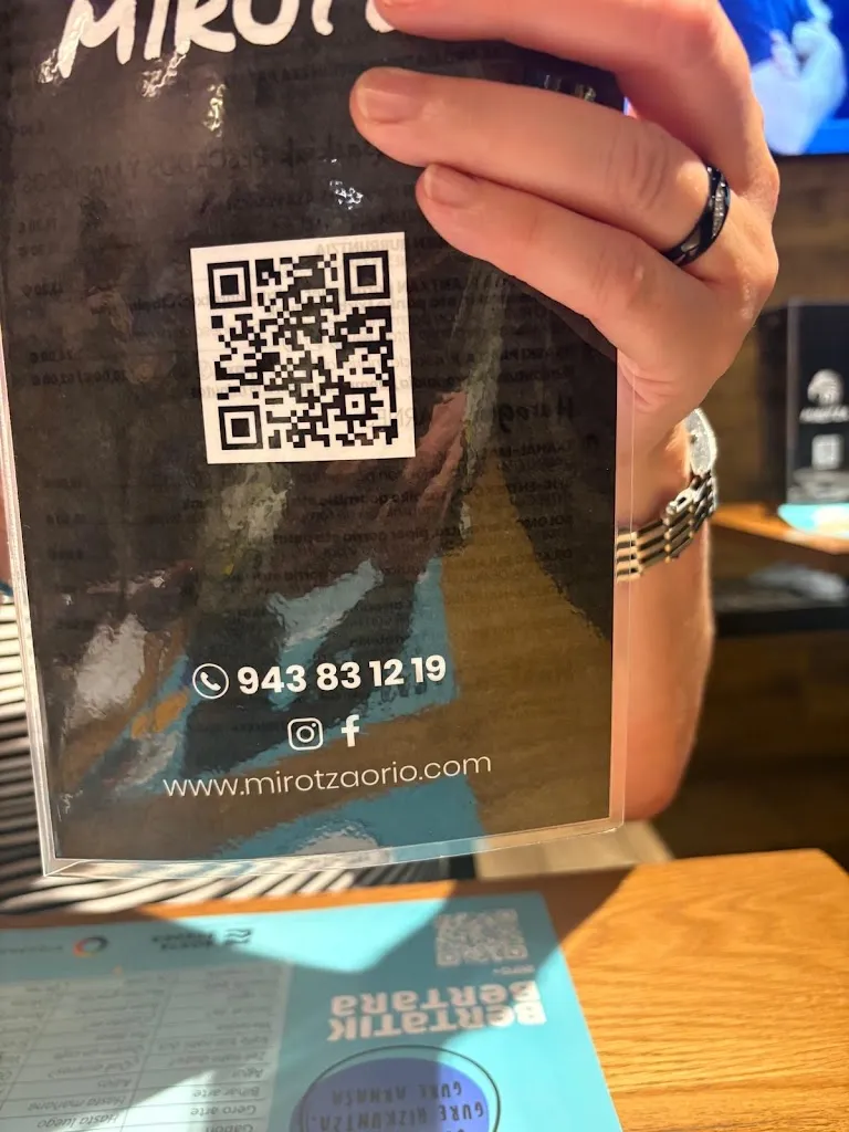 Marieke Schrama_Mirotza Taberna_Orio_review