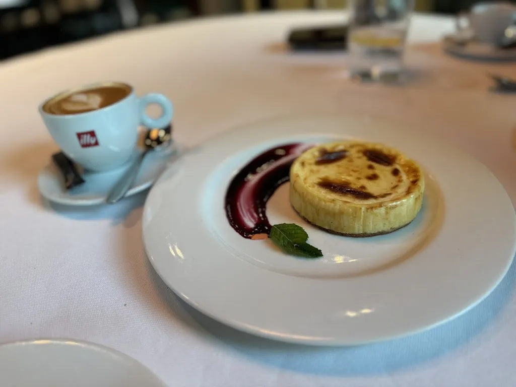 Erica Aquilina_Sagardi Castellana_Pasaia_review