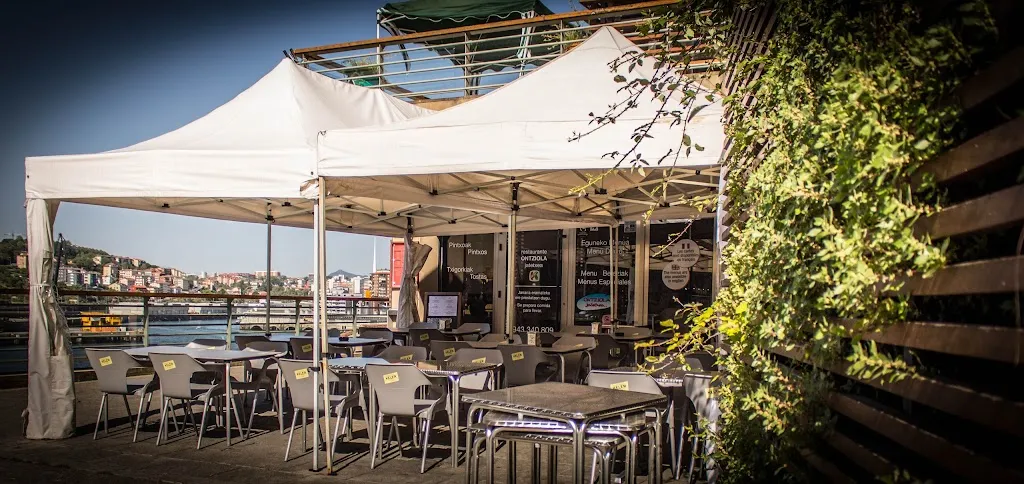 ONTZIOLA JATETXEA restaurant in Pasaia