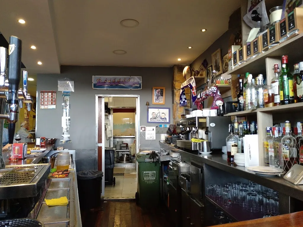 Begihaundi Taberna_Pasaia_slider_image_1