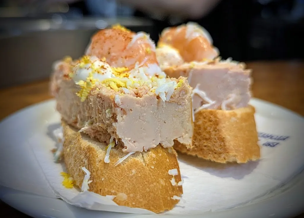 Begihaundi Taberna_Pasaia_slider_image_2