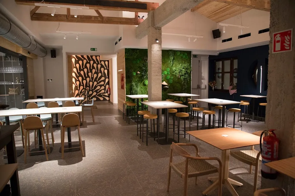 Tolosako frontoia restaurant in Tolosa