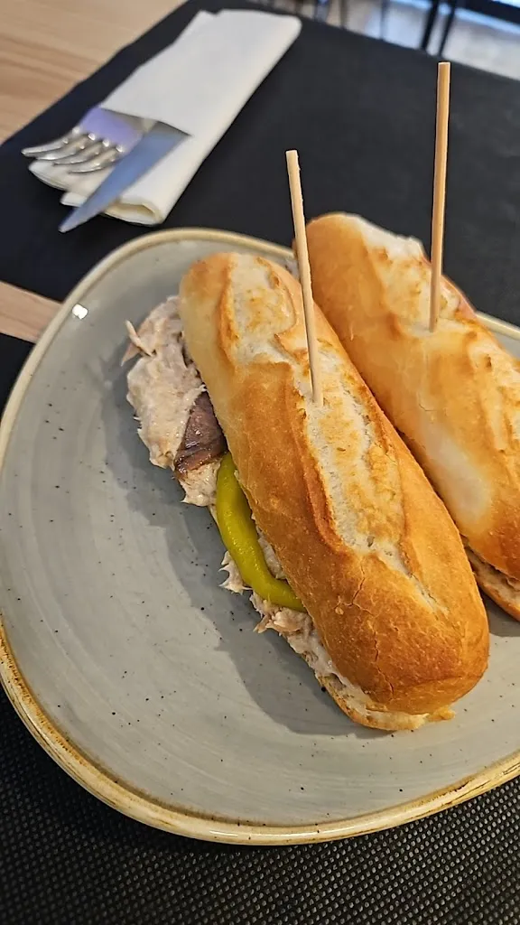 Haydar Celik_Xare_Tolosa_review