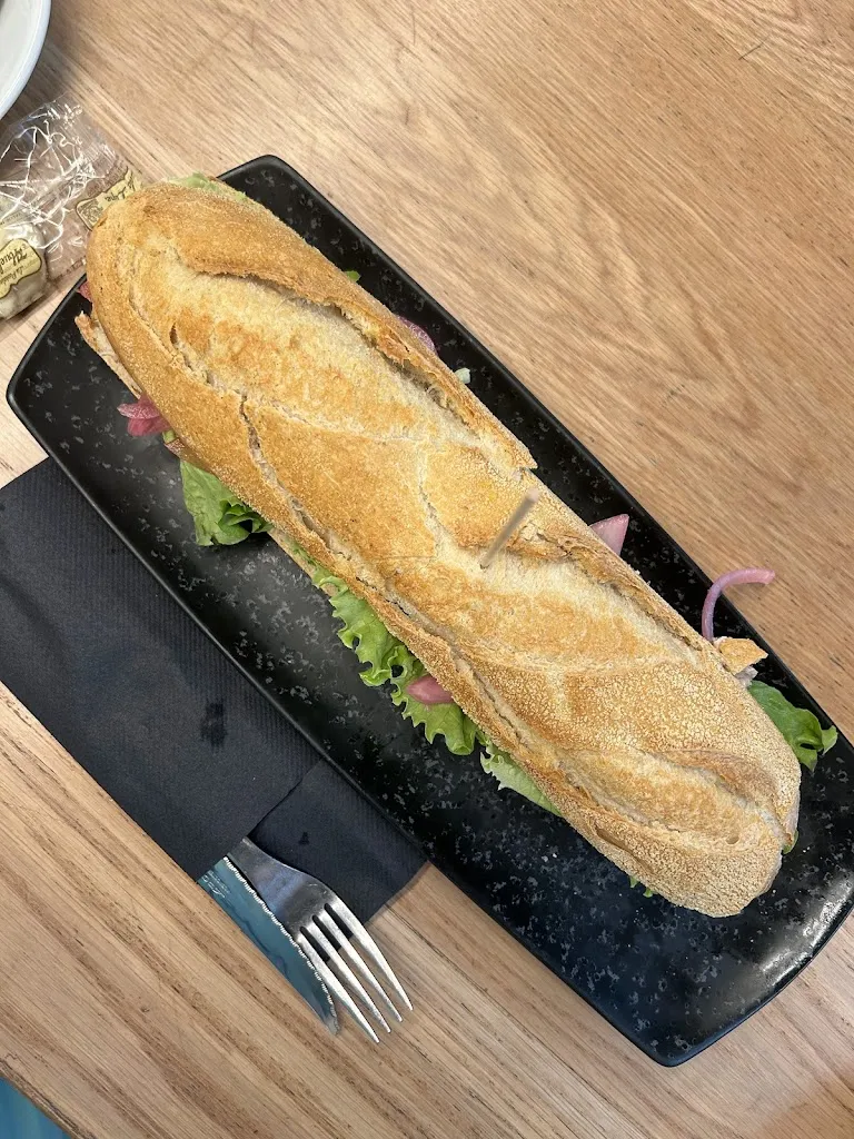 Estel Roig_TÄLKA_Tolosa_review