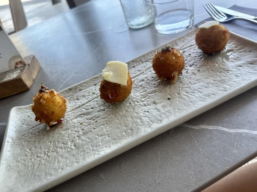 Beatrice_Saona Viveros_Viveros_review