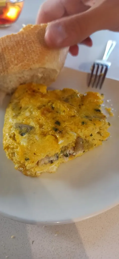 Laura Prados_Kate Karela_Tolosa_review