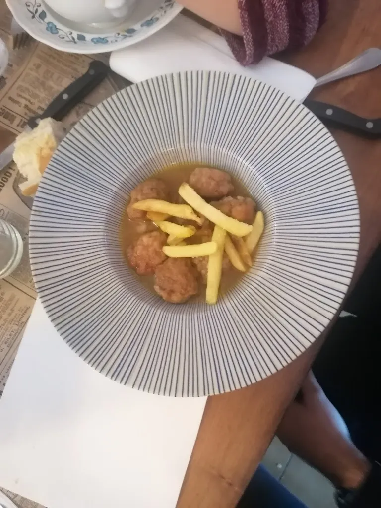 Rakel BM_Bar Alameda_Zumarraga_avis