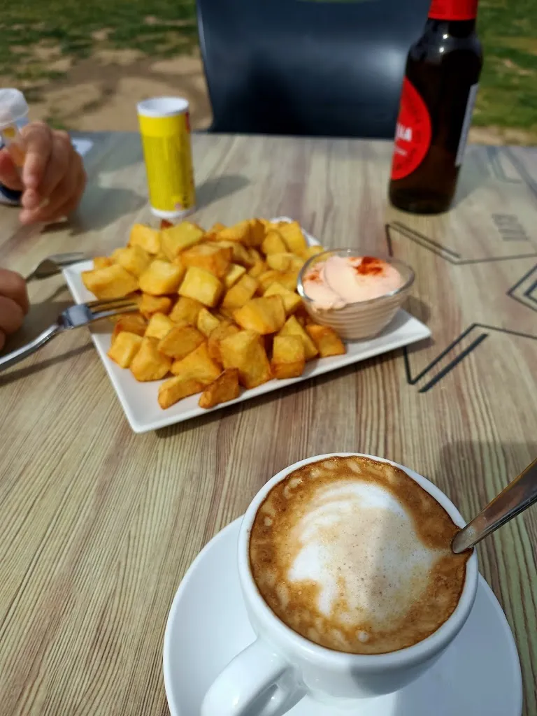 E.V.C Tomatina_Bar Centre Social_Albons_review