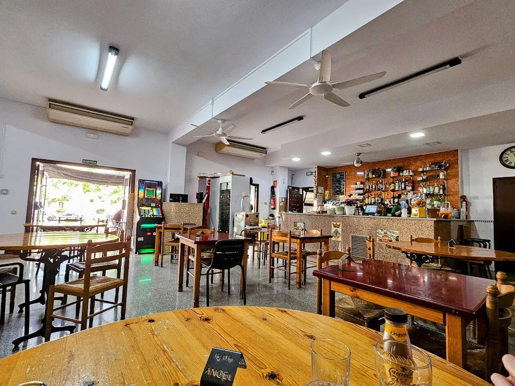 Restaurant Societat d'Avinyonet de Puigventós restaurant in Avinyonet de Puigventós