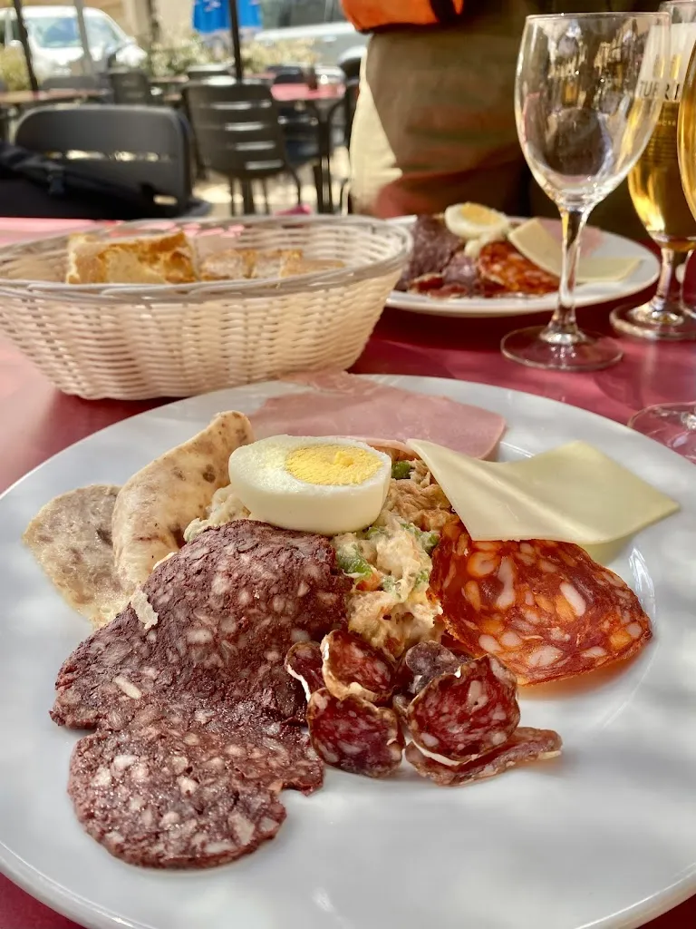 Restaurant Societat d'Avinyonet de Puigventós_Avinyonet de Puigventós_slider_image_2