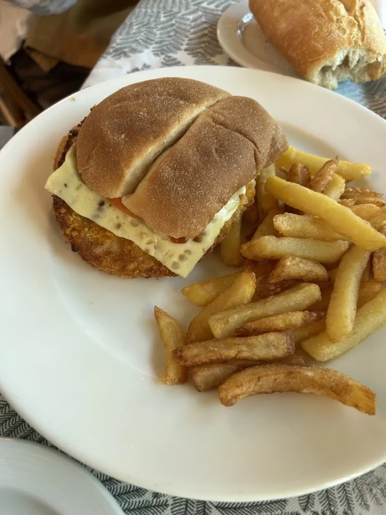 Menu_Casa Emiliana, restaurante con parque infantil_Viveros_image_5