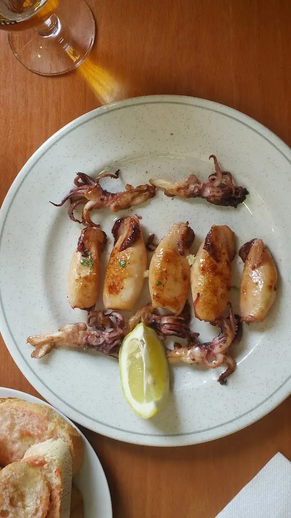 Bar Sala restaurant in Bàscara