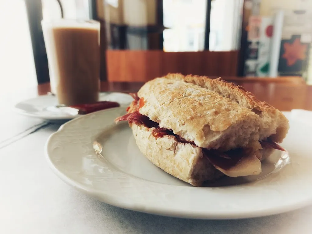 Bar Sala_Bàscara_slider_image_2