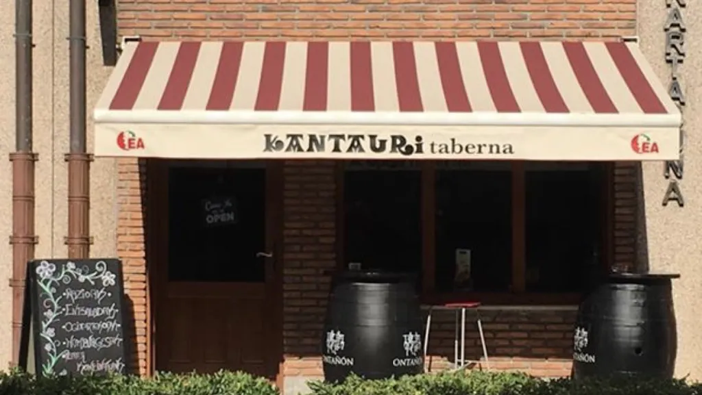 KANTAURI Taberna restaurant in Zumaia