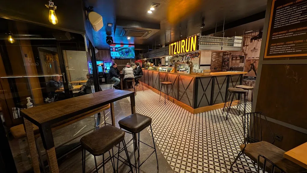 Itzurun taberna_Zumaia_slider_image_1