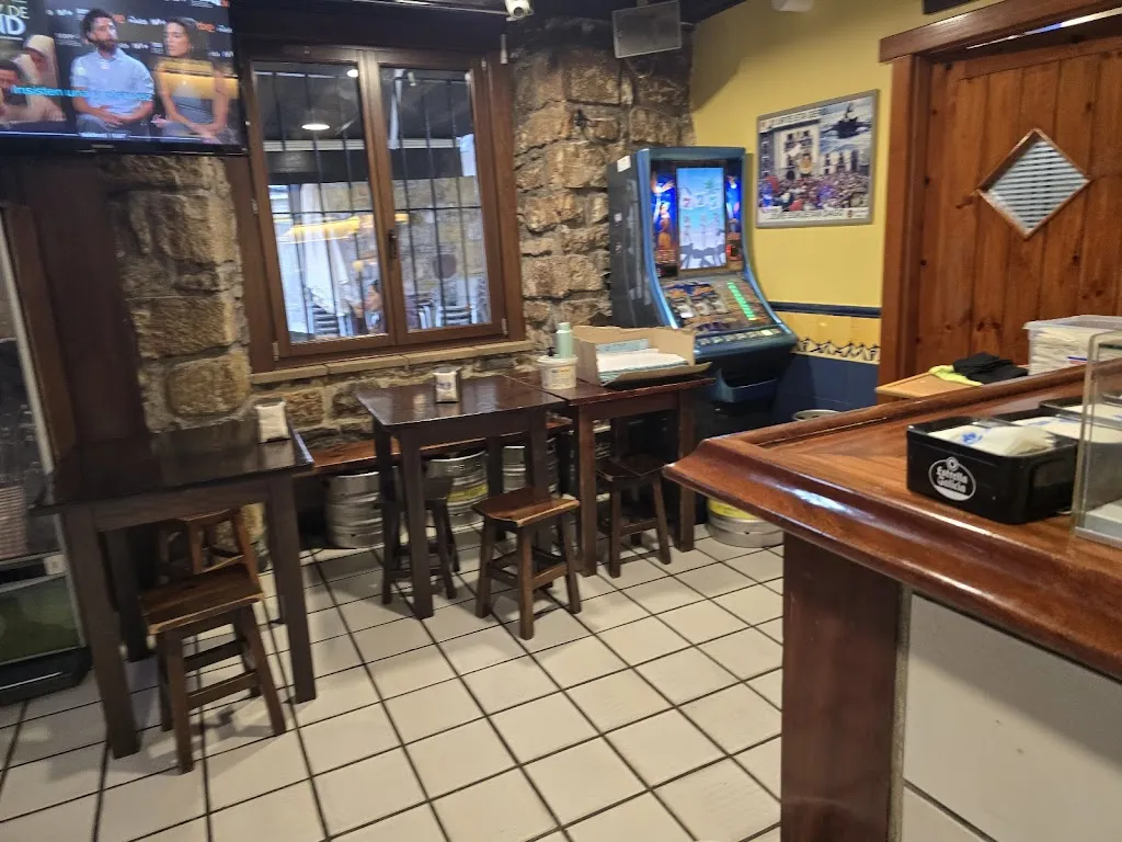 Bar Gure Txokoa C. B._Zumaia_slider_image_3