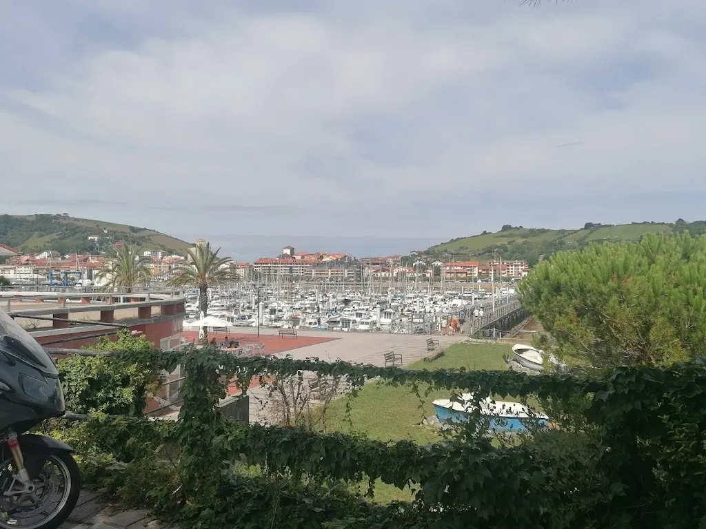 Cezary Duszka_Algorri_Zumaia_review