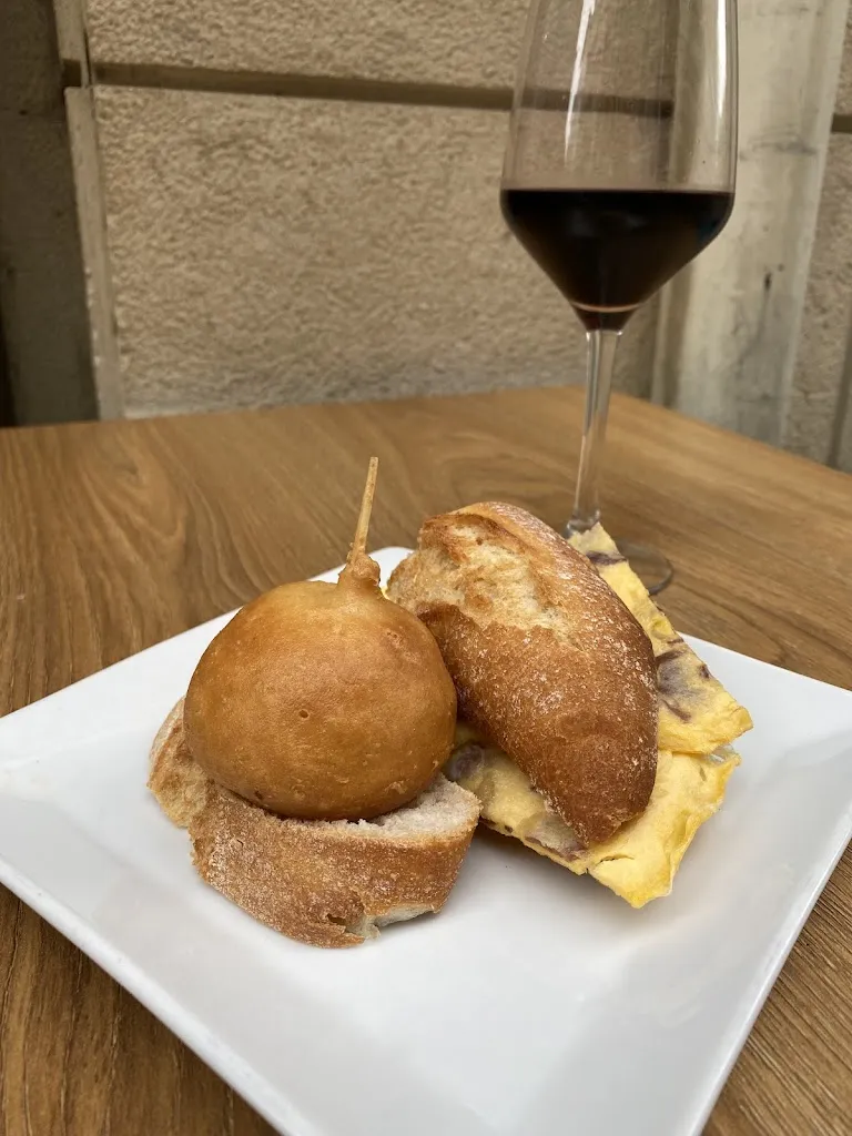 Jordi Comas Mateu_Nueva Taberna Algorri_Zumaia_recensione