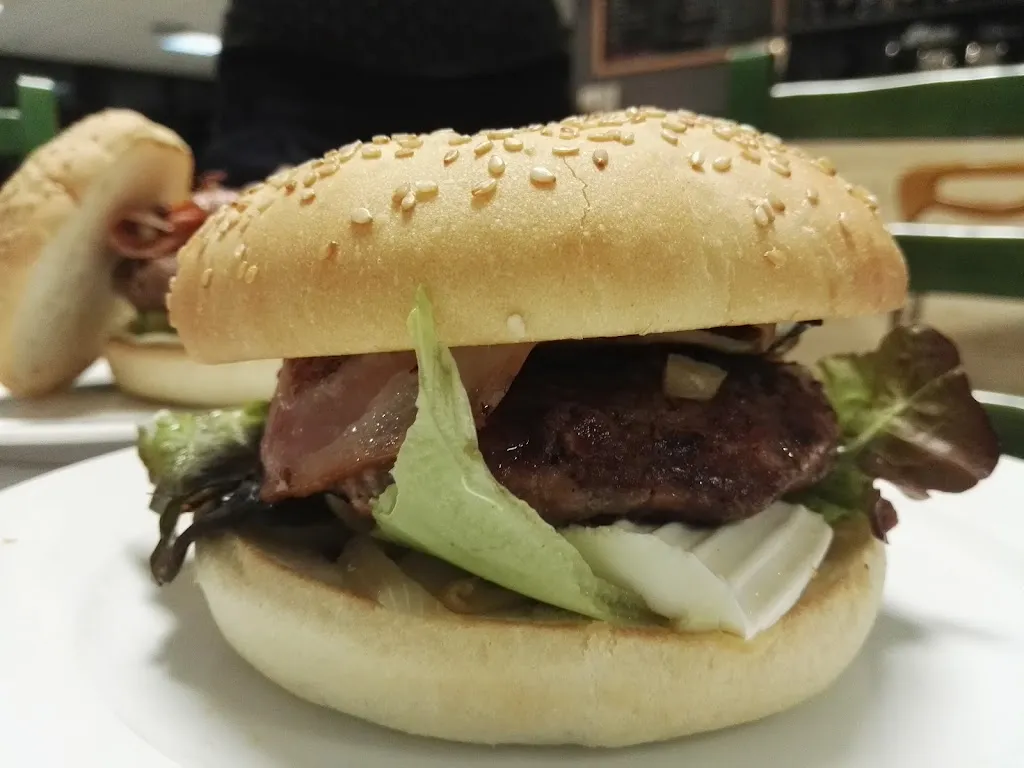 Bar, Hamburgueseria Elpoli_Arbúcies_slider_image_2