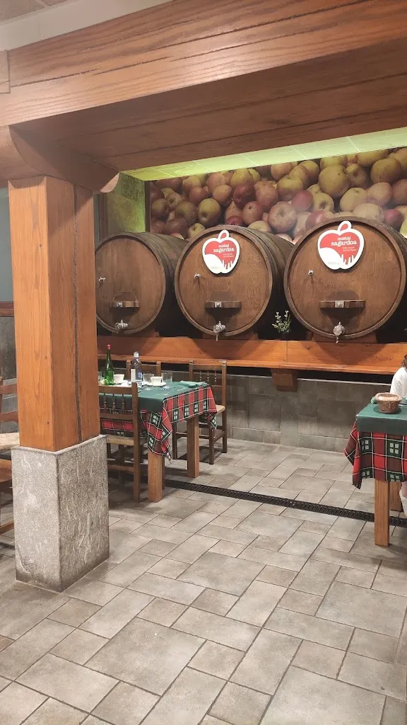 Izeta Sagardotegia_Zarautz_slider_image_1