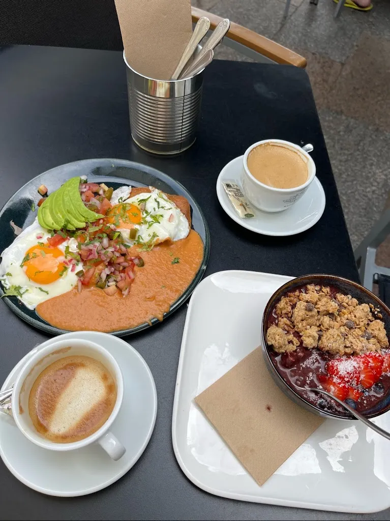 Charlotte_Aka'ula_Zarautz_review